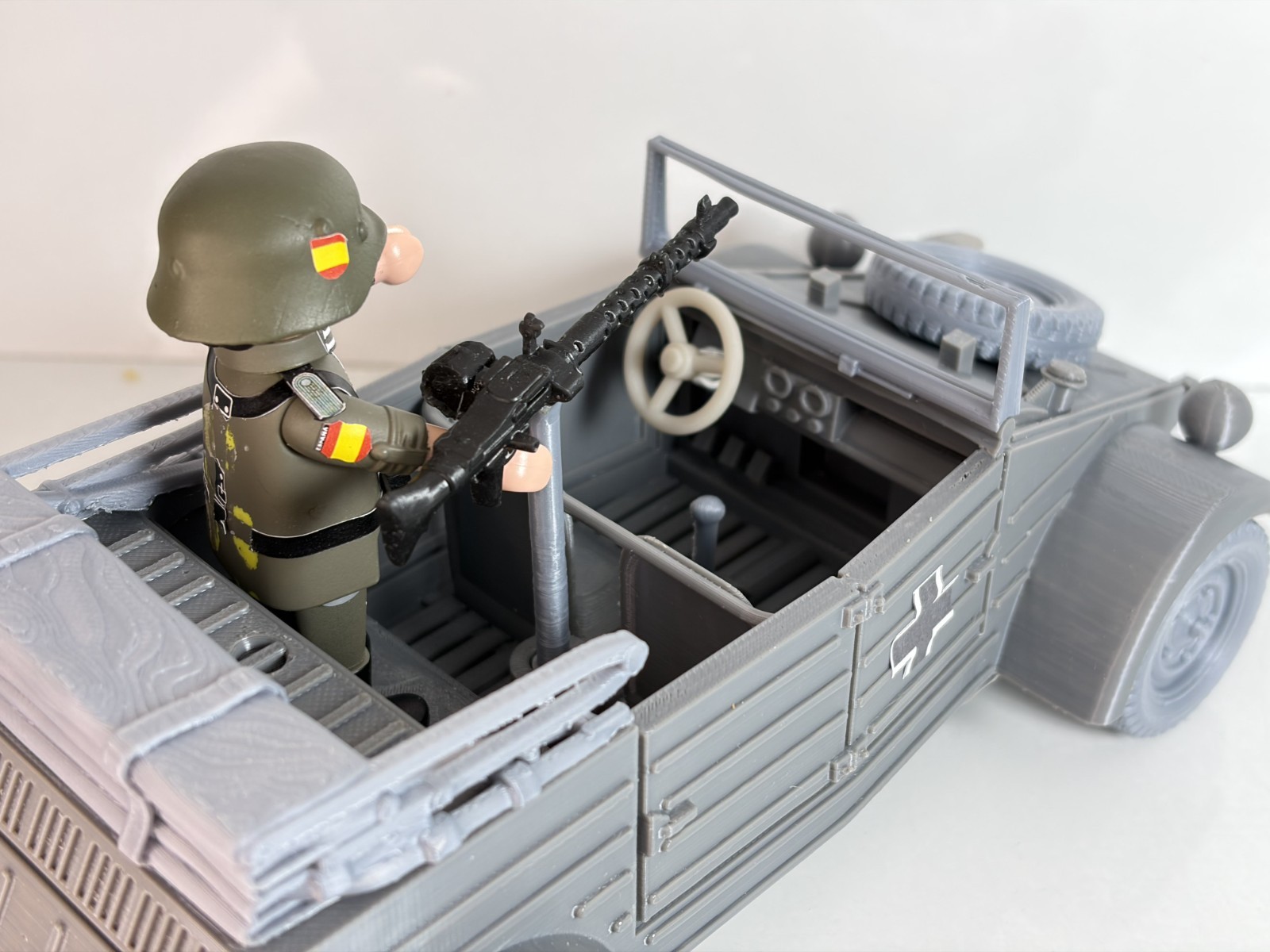 Playmobil Custom 1/18 Volkswagen Kübelwagen, no painted + stikers, otra vista