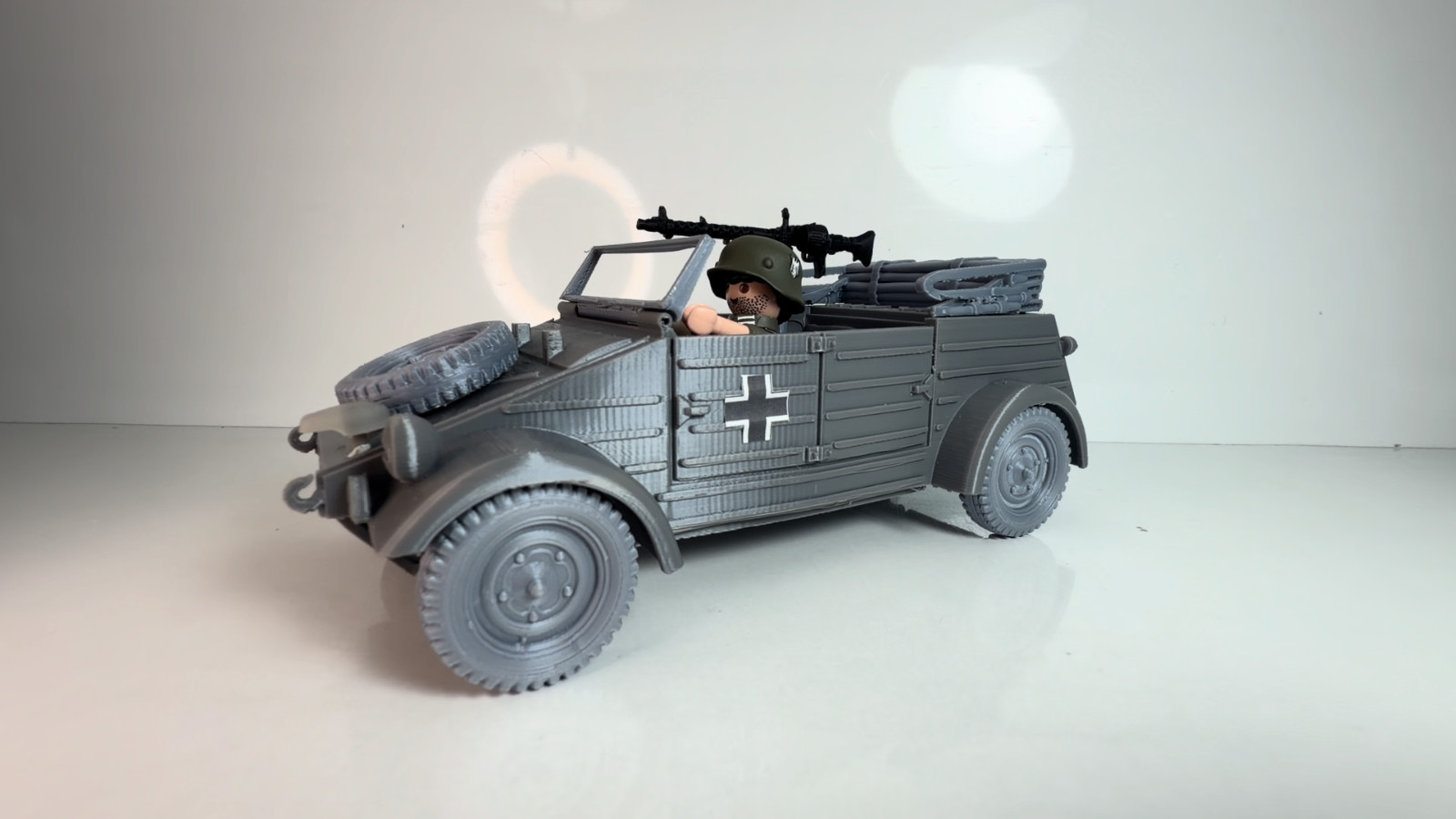 Playmobil Custom 1/18 Volkswagen Kübelwagen, no painted + stikers, otra vista