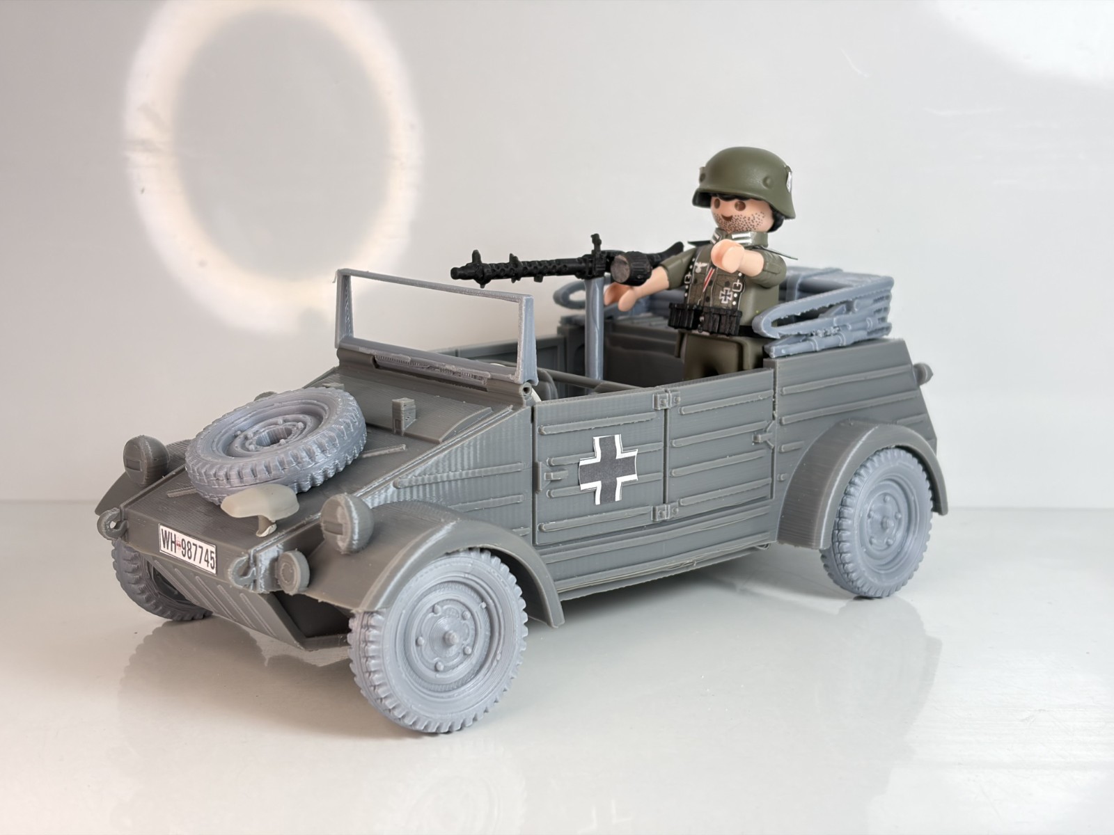 Playmobil Custom 1/18 Volkswagen Kübelwagen, no painted + stikers, otra vista