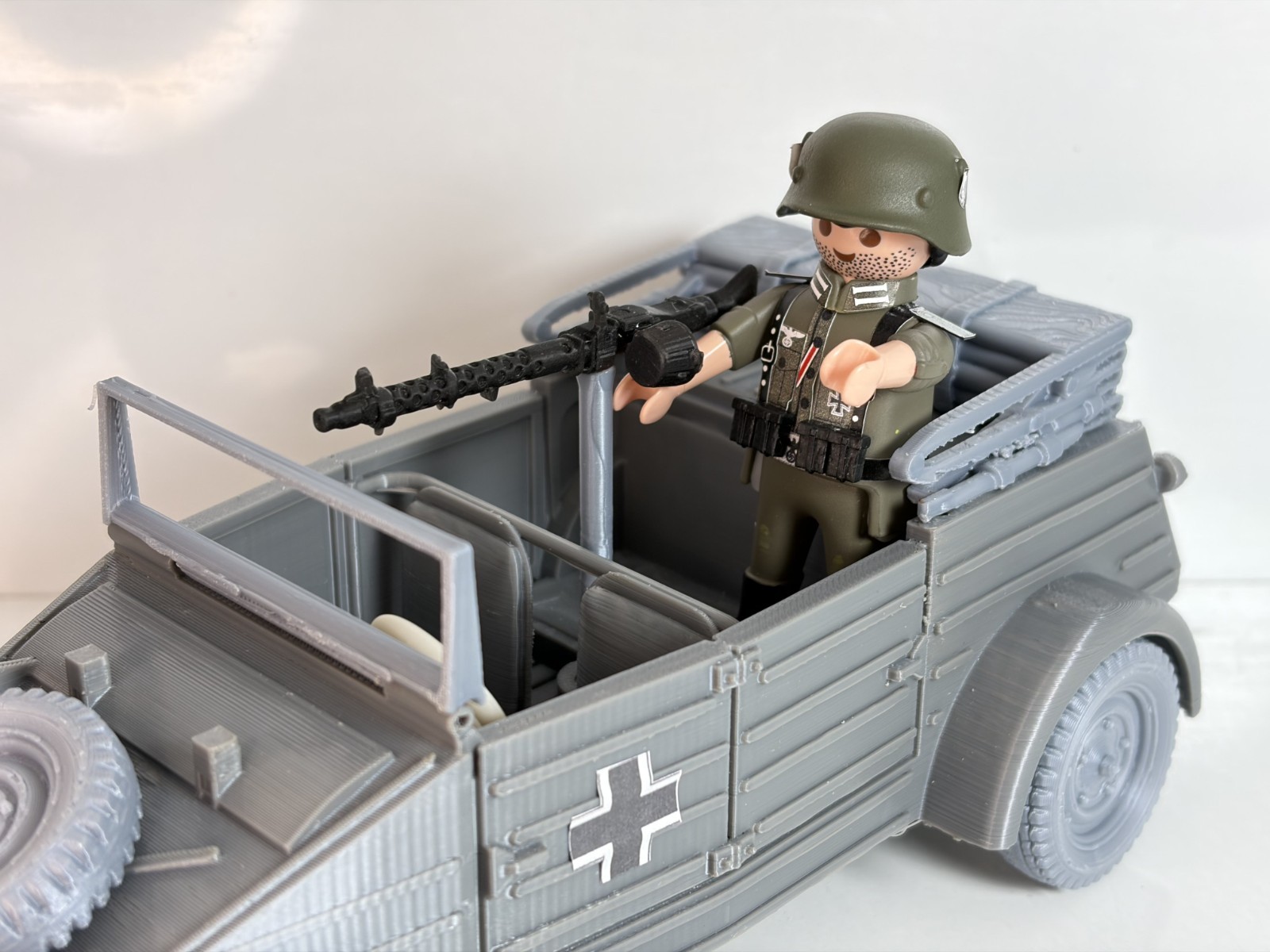 Playmobil Custom 1/18 Volkswagen Kübelwagen, no painted + stikers, otra vista