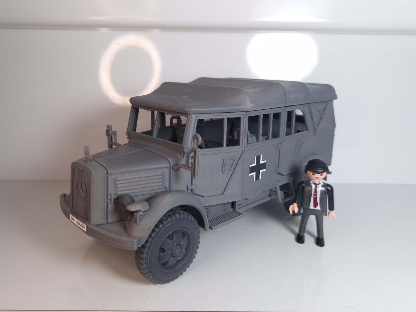 1/18 Custom Mercedes L1500A Playmobil Compatible , Not painted, otra vista
