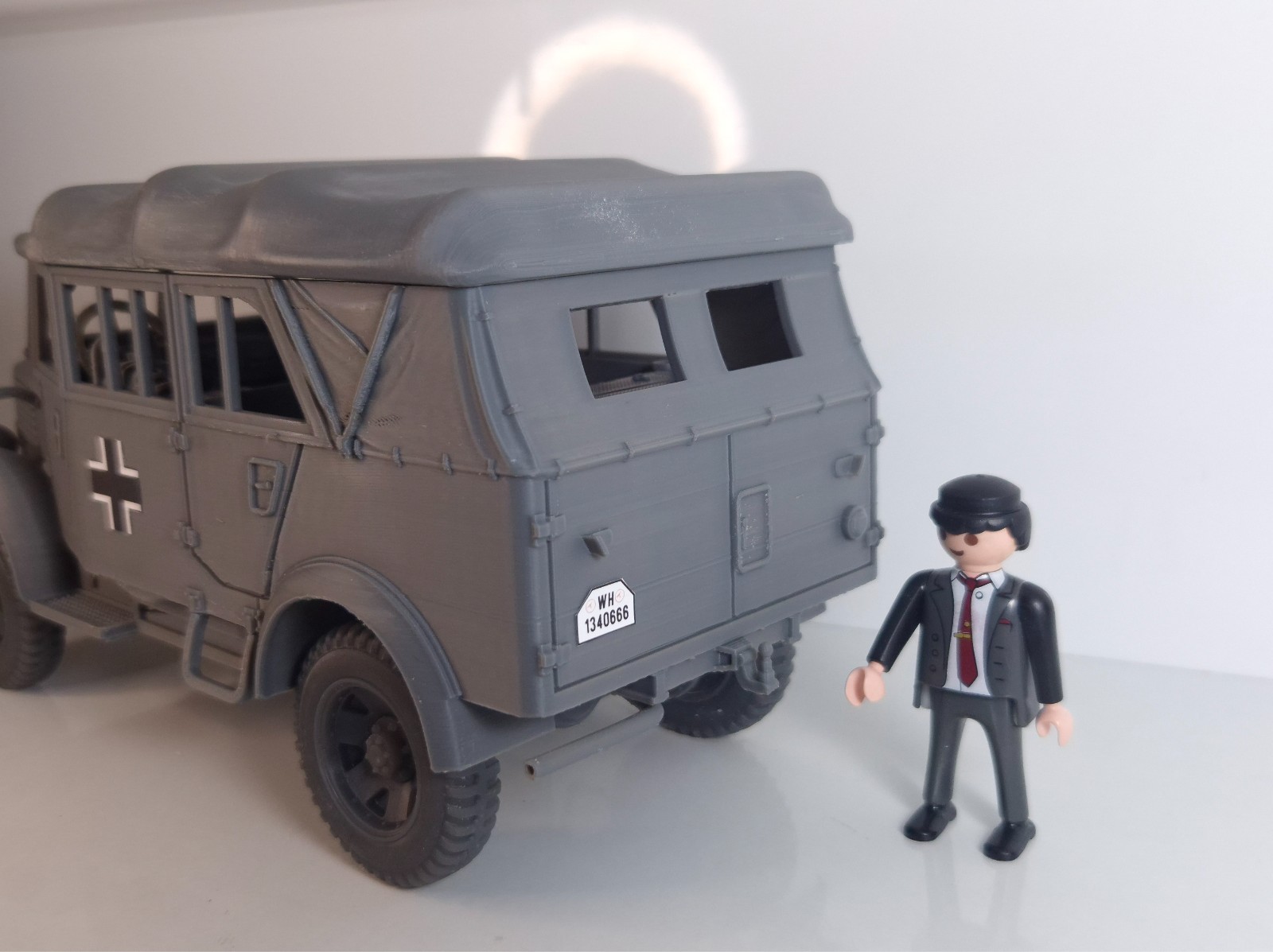 1/18 Custom Mercedes L1500A Playmobil Compatible , Not painted, otra vista