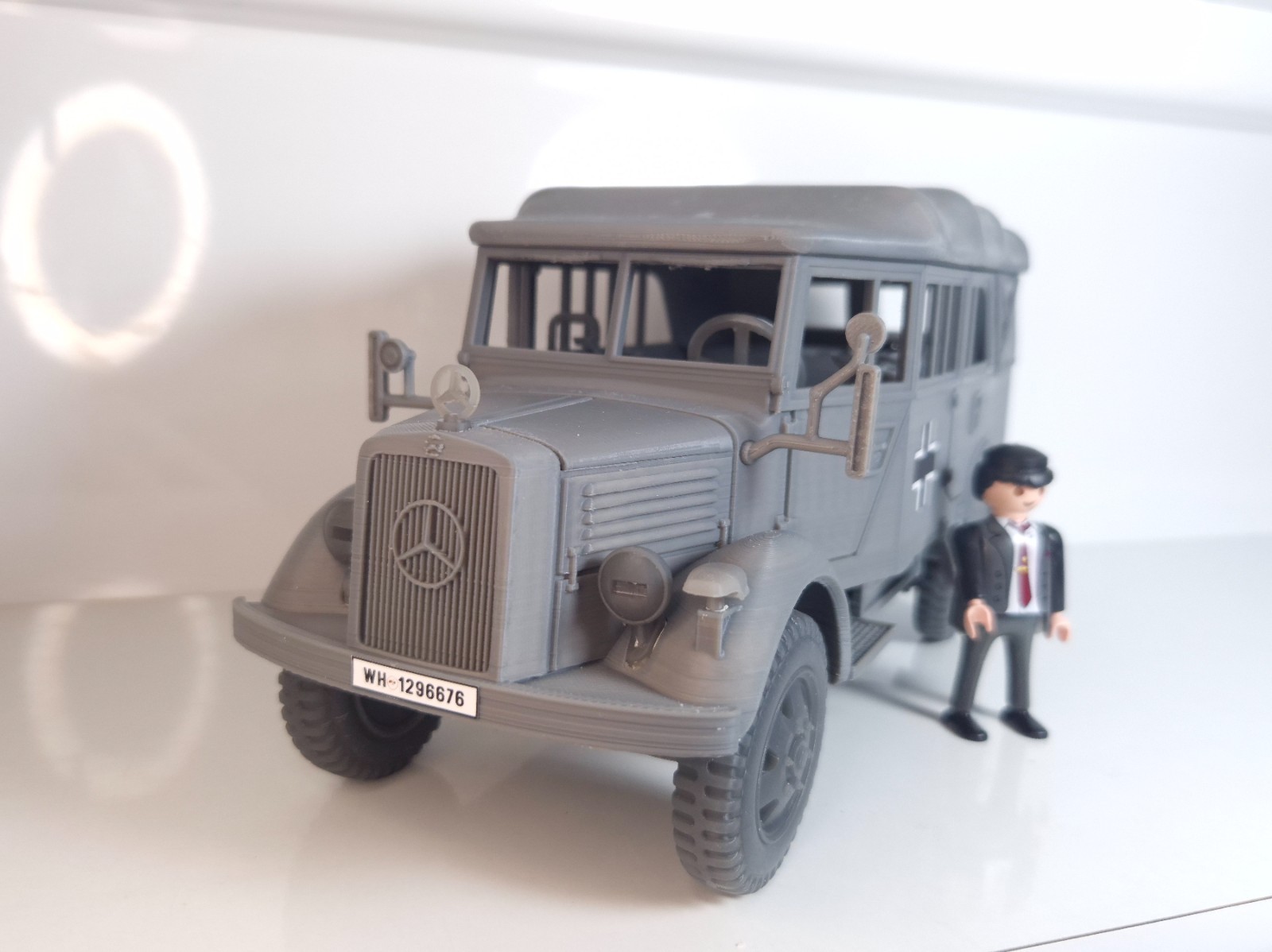 1/18 Custom Mercedes L1500A Playmobil Compatible , Not painted, otra vista