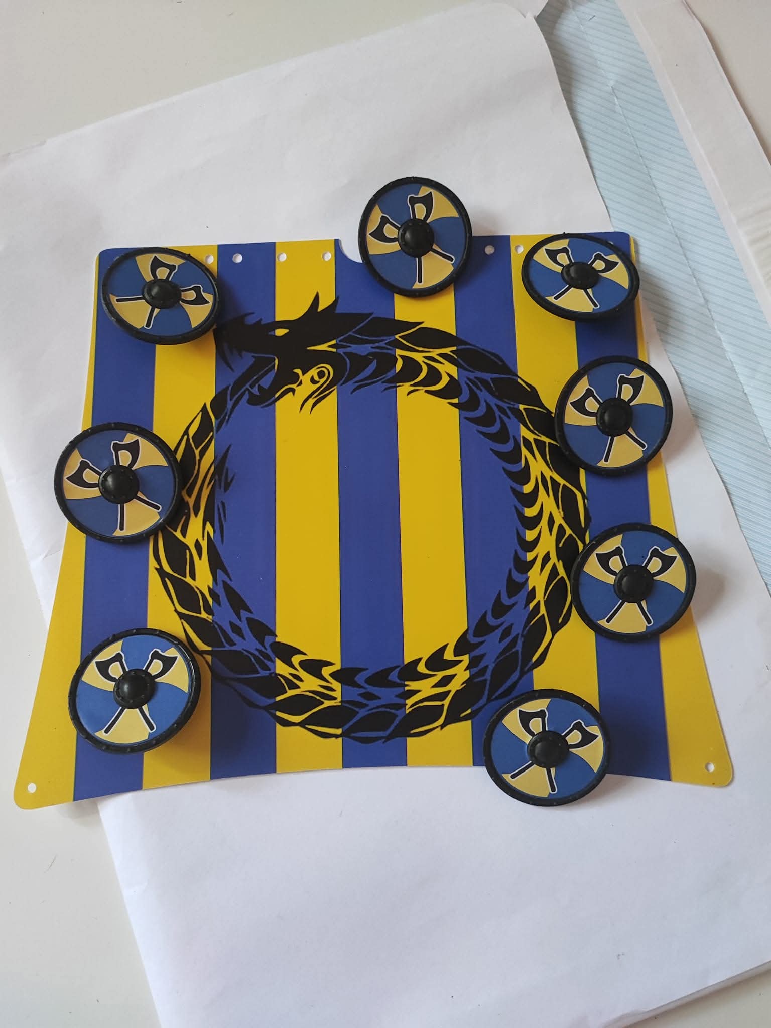 Set de velas y escudos para Drakkar, otra vista